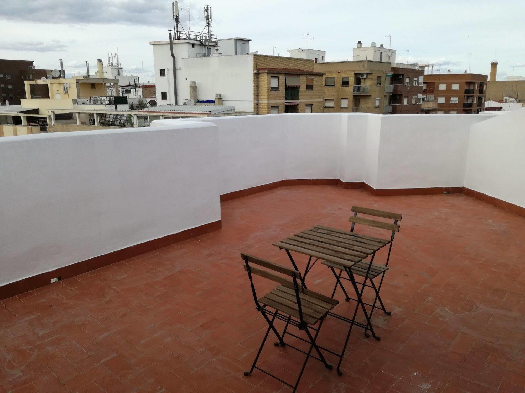 Habitaciones Barra89 Valenza Esterno foto
