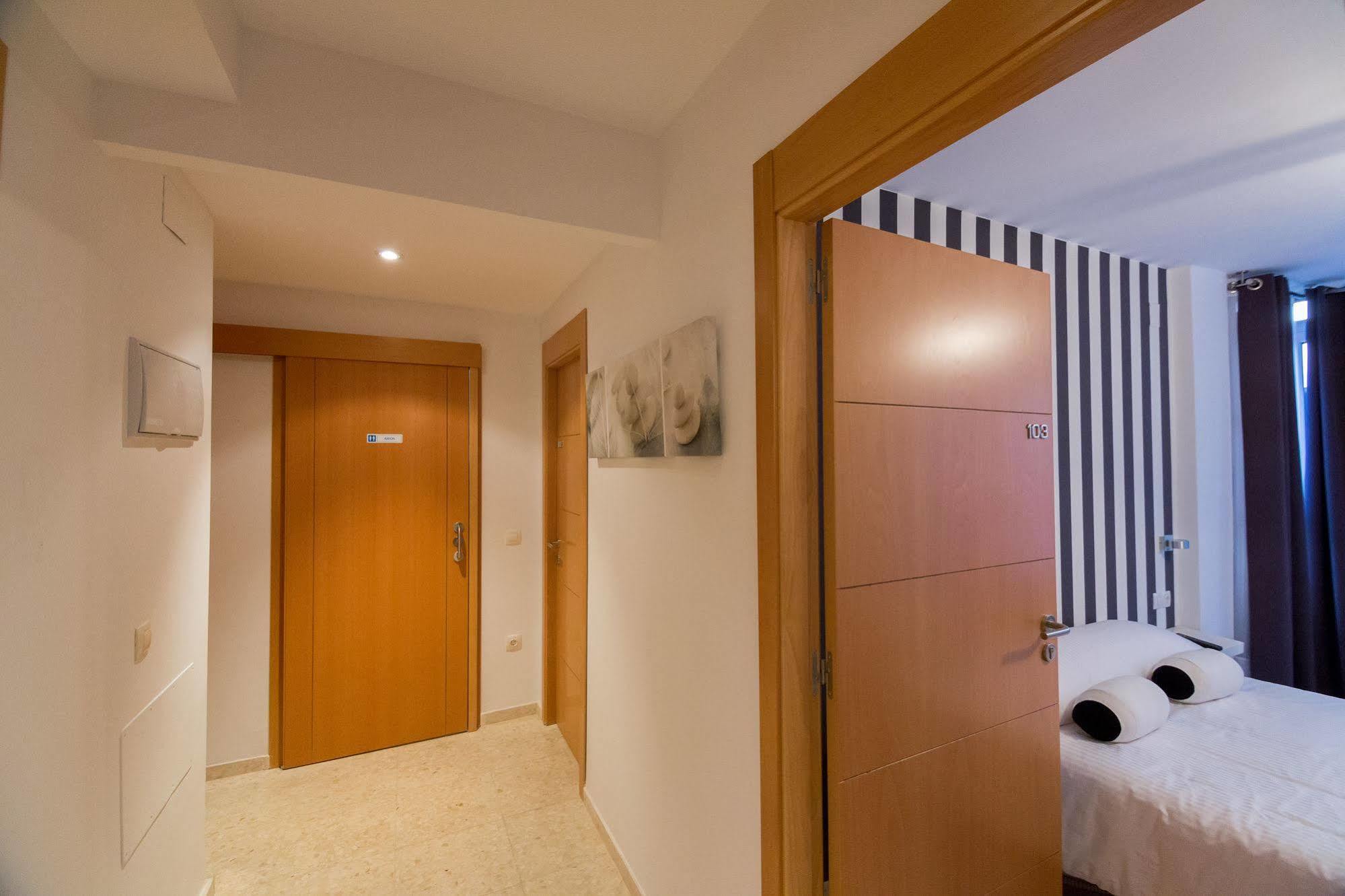 Habitaciones Barra89 Valenza Esterno foto